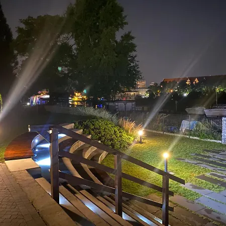 Uroczy Art Marina Z Widokiem Na Rzeke I Bezplatnym Parkingiem アパート ヴロツワフ