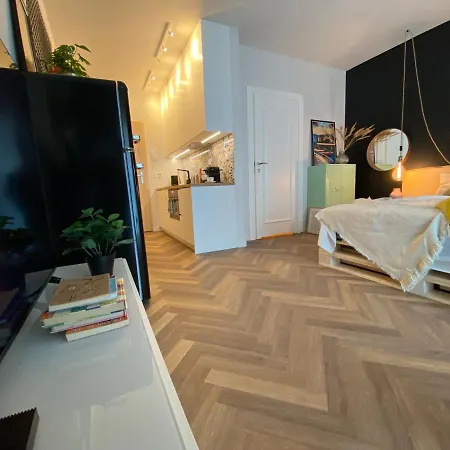 Uroczy Art Marina Z Widokiem Na Rzeke I Bezplatnym Parkingiem アパート *