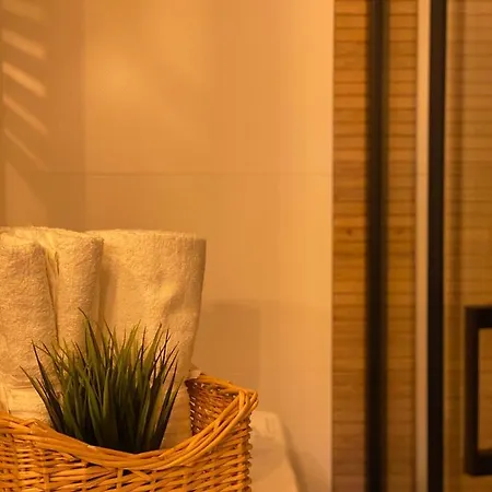 Uroczy Art Marina Z Widokiem Na Rzeke I Bezplatnym Parkingiem Apartman