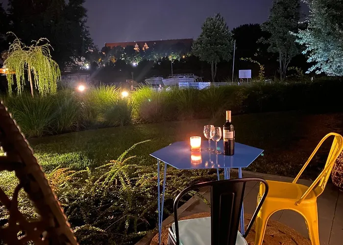 Uroczy Art Marina Z Widokiem Na Rzeke I Bezplatnym Parkingiem Wroclaw