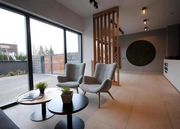 Uroczy Art Marina Z Widokiem Na Rzeke I Bezplatnym Parkingiem Wroclaw