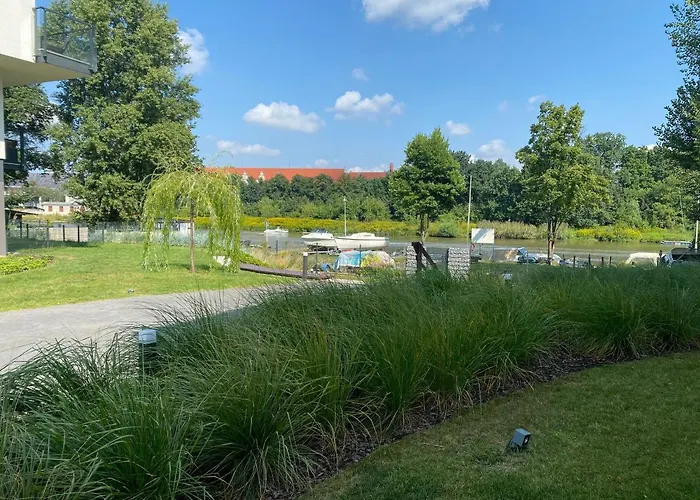 Apartment Uroczy Art Marina Z Widokiem Na Rzeke I Bezplatnym Parkingiem Wroclaw