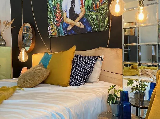 Uroczy Art Marina Z Widokiem Na Rzeke I Bezplatnym Parkingiem Wroclaw